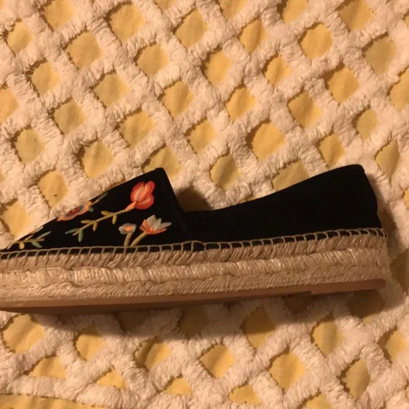 COPY - COPY - Johnny Was espadrilles - Picture 13 of 16